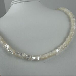 Vintage Hand Carved Mother of Pearl Tulip Bead Necklace